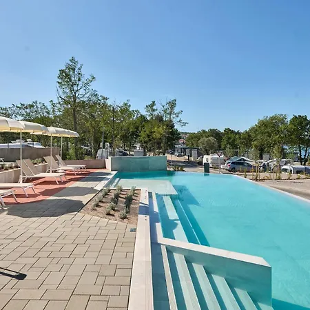 Awesome Home In Njivice With Wifi Vakantiehuis *
