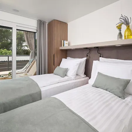 Awesome Home In Njivice With Wifi Vakantiehuis *